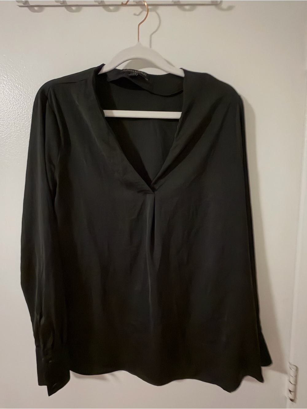 Banana Republic Black Long-Sleeve V-Neck Dress